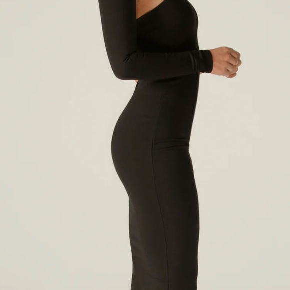 ALIEVA Dasha Modern Dress (Black) - Picture 3 of 8